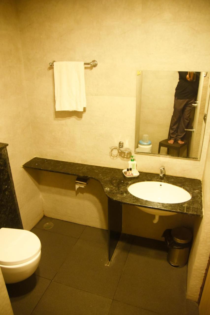 Hotel Om International جوكارنا المظهر الخارجي الصورة