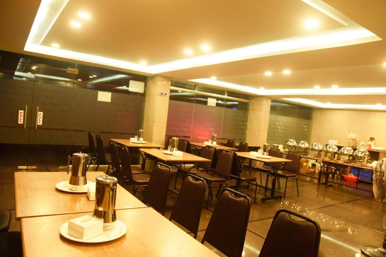 Hotel Om International جوكارنا المظهر الخارجي الصورة