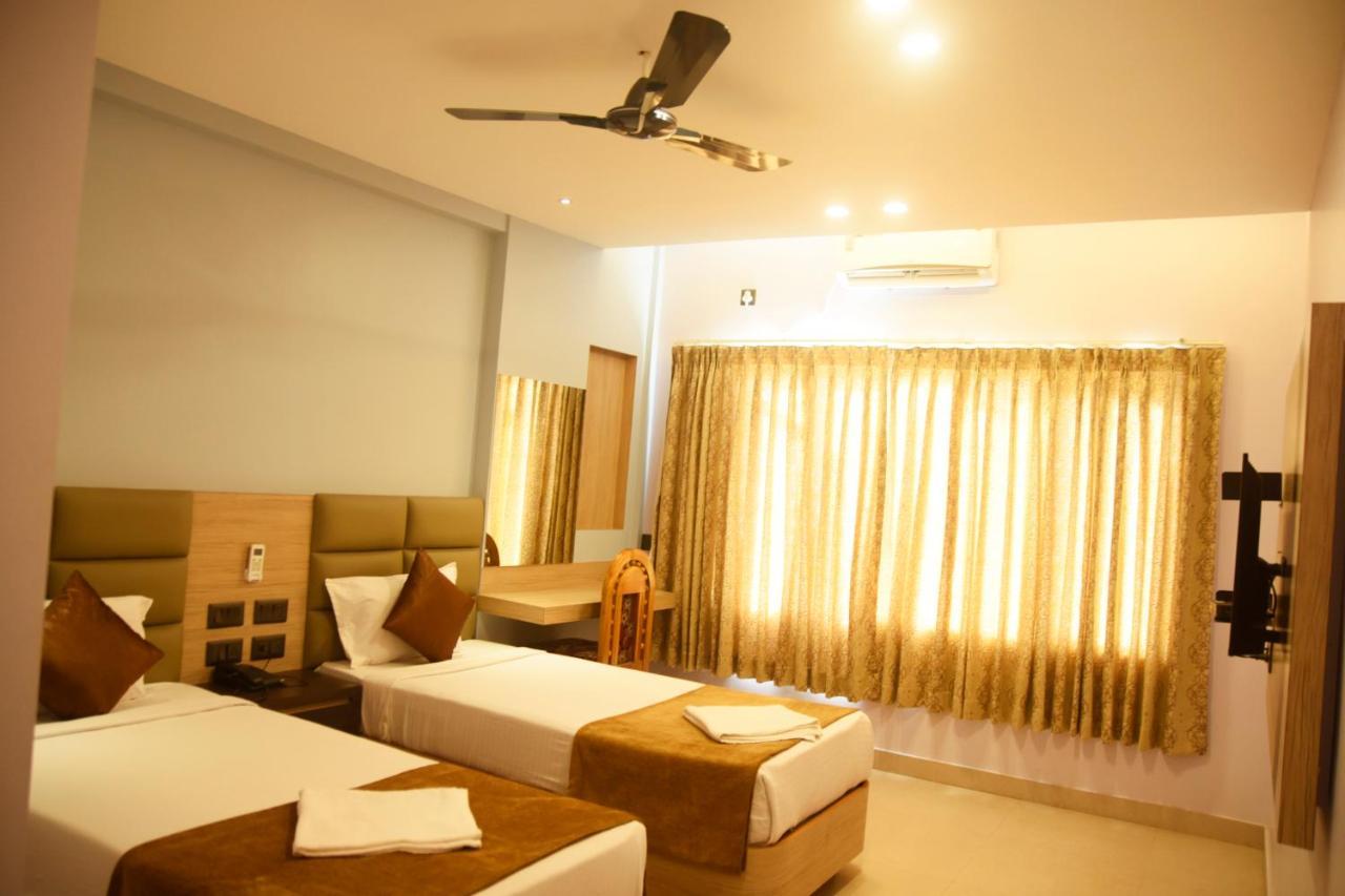 Hotel Om International جوكارنا المظهر الخارجي الصورة