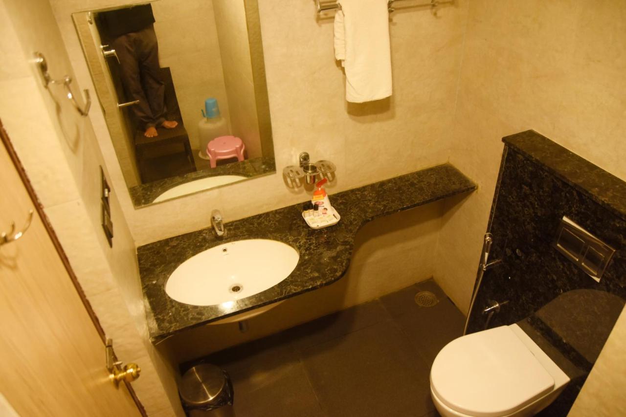 Hotel Om International جوكارنا المظهر الخارجي الصورة
